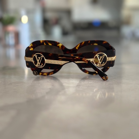 Louis Vuitton Designer Retired PARIS/TEXAS Sun Glasses - Picture 1 of 13